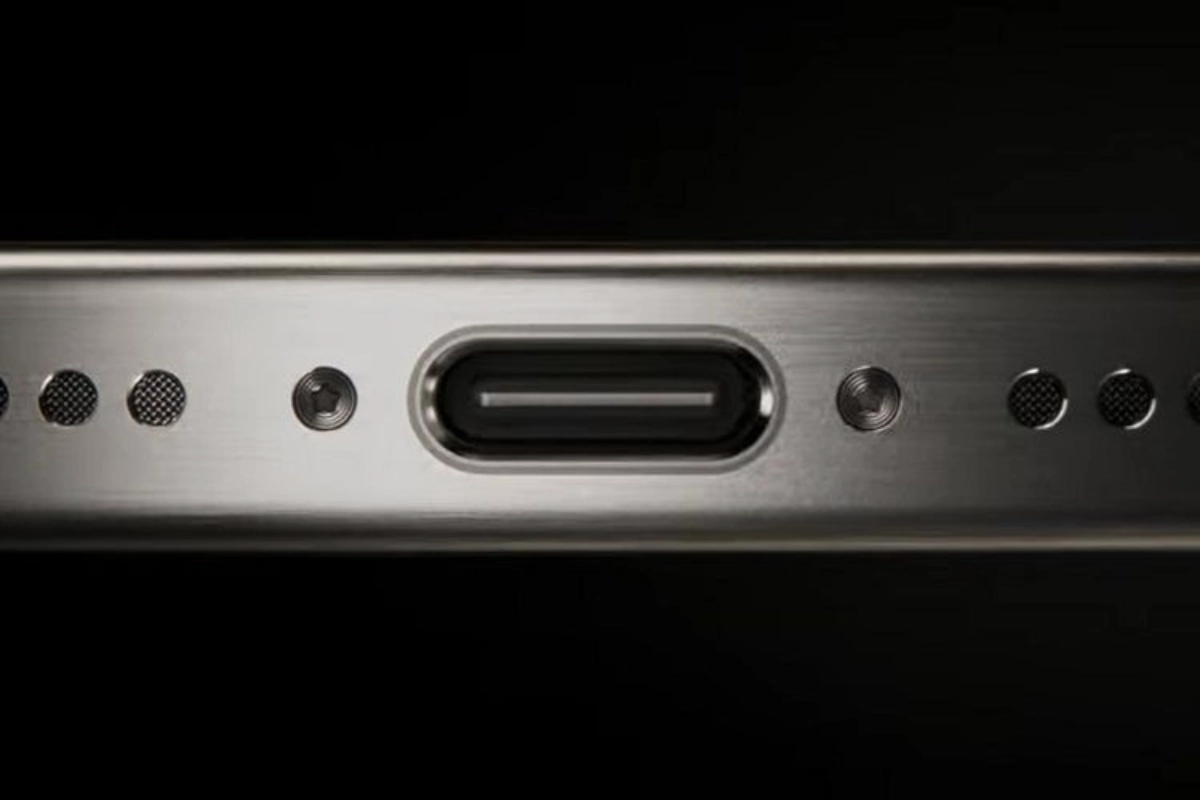 iPhone 15 Pro Max được trang bị cổng sạc USB C