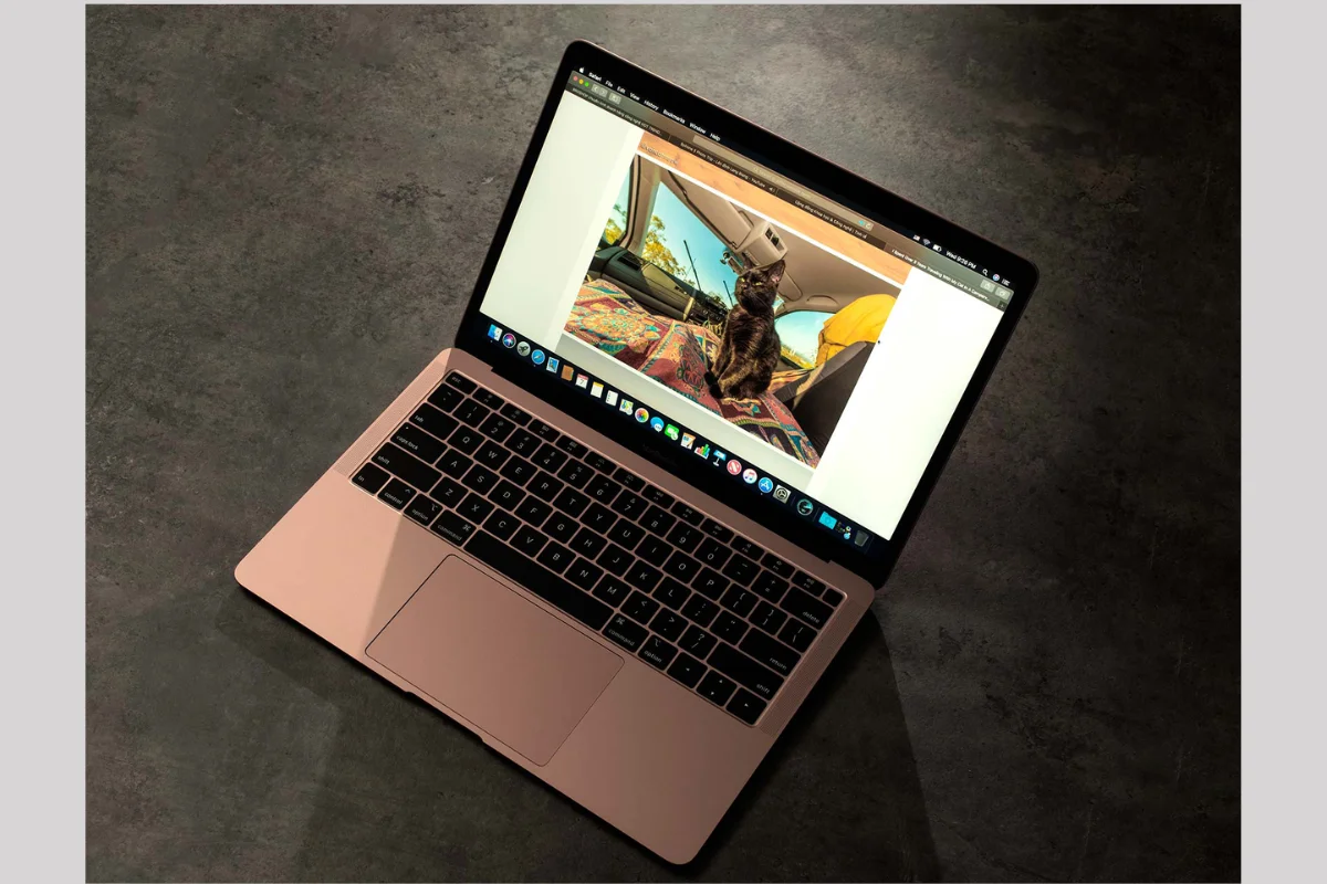 Macbook Air 13 inch 2018 Core i5 RAM 8GB Cũ 99%