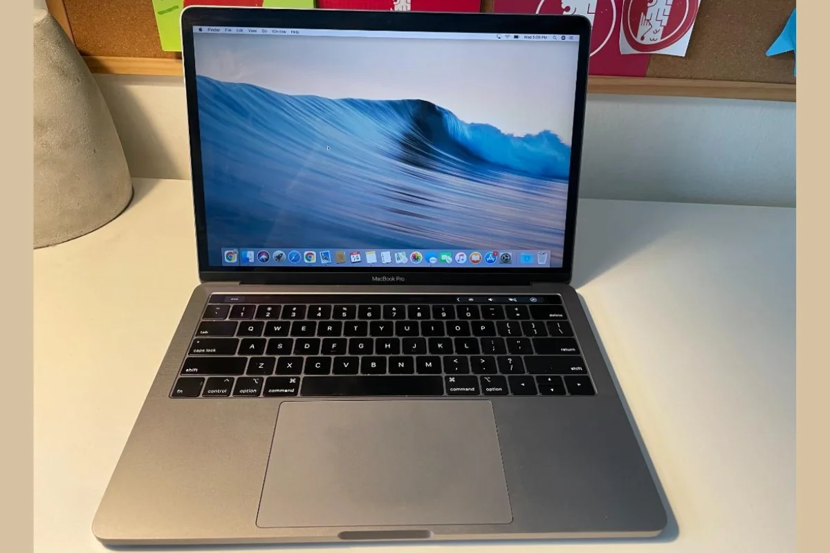 Pin MacBook Pro 2018 Cũ 13inch Touchbar Đẹp 99%